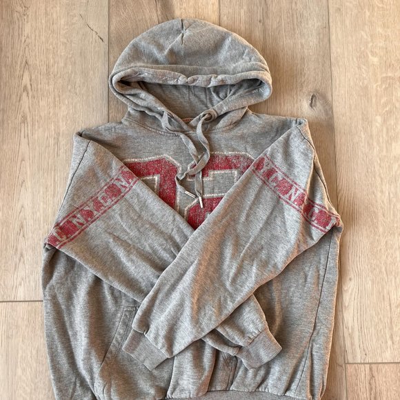 Sport sweater Size M excellent condition - Picture 3 of 8